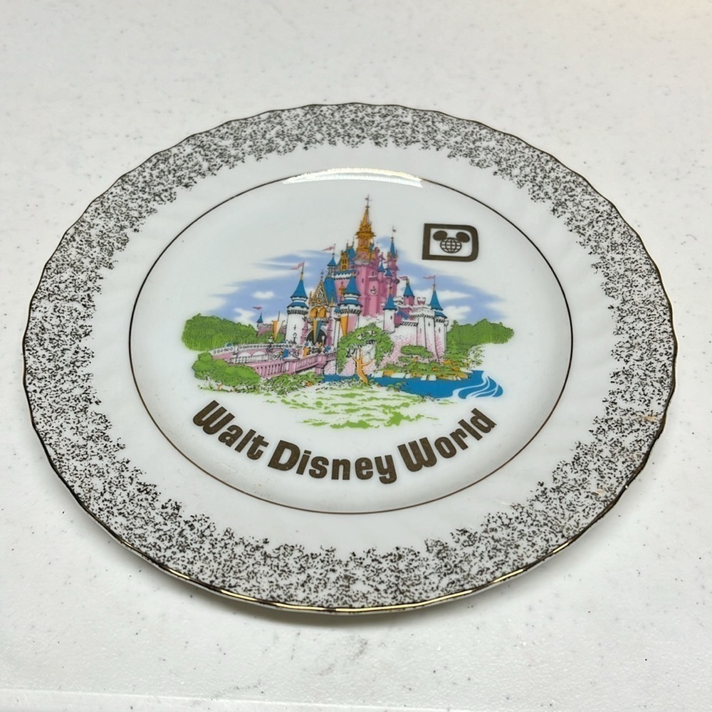 Vintage 1979 Walt Disney World Castle Collector Plate Japan Gold Trim 7.5”
